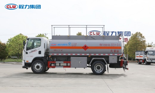 CL5121GJY6BWG程力碳钢加油车 (7).jpg